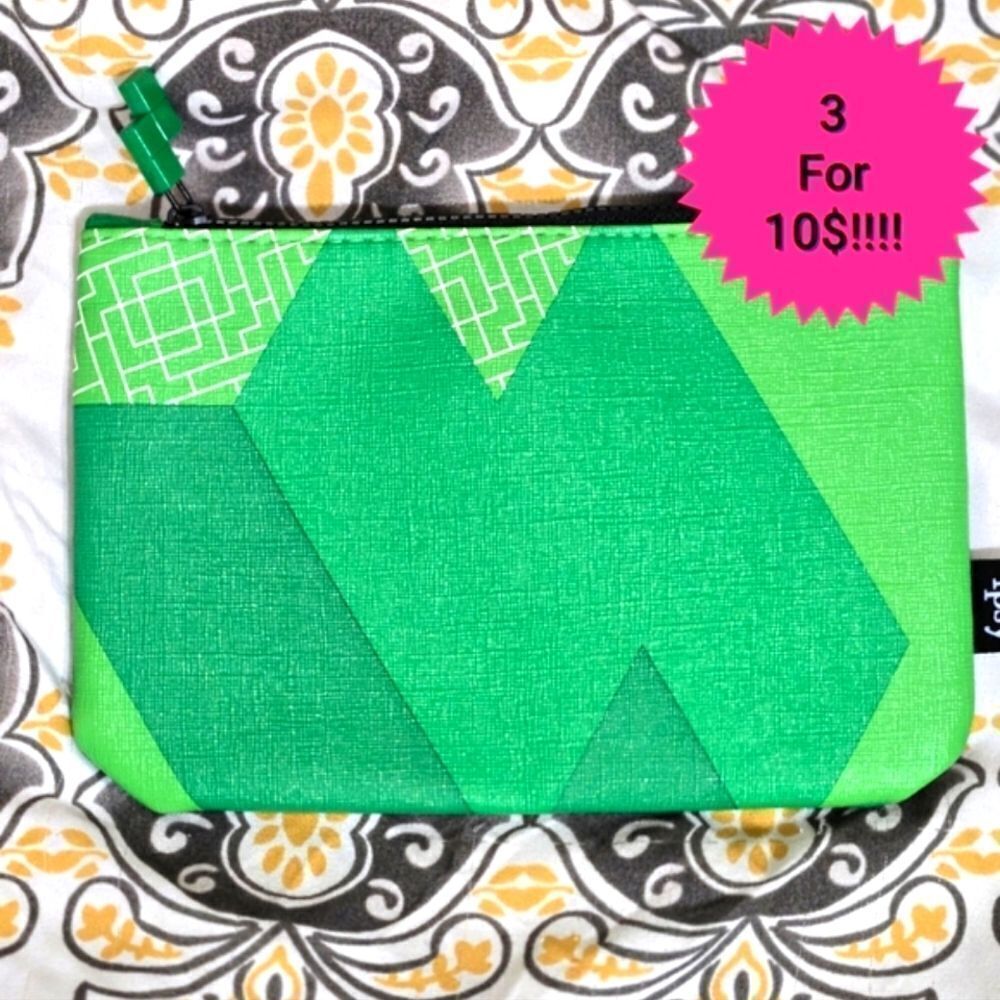 👝3/$10 Ipsy Cosmetic Bags